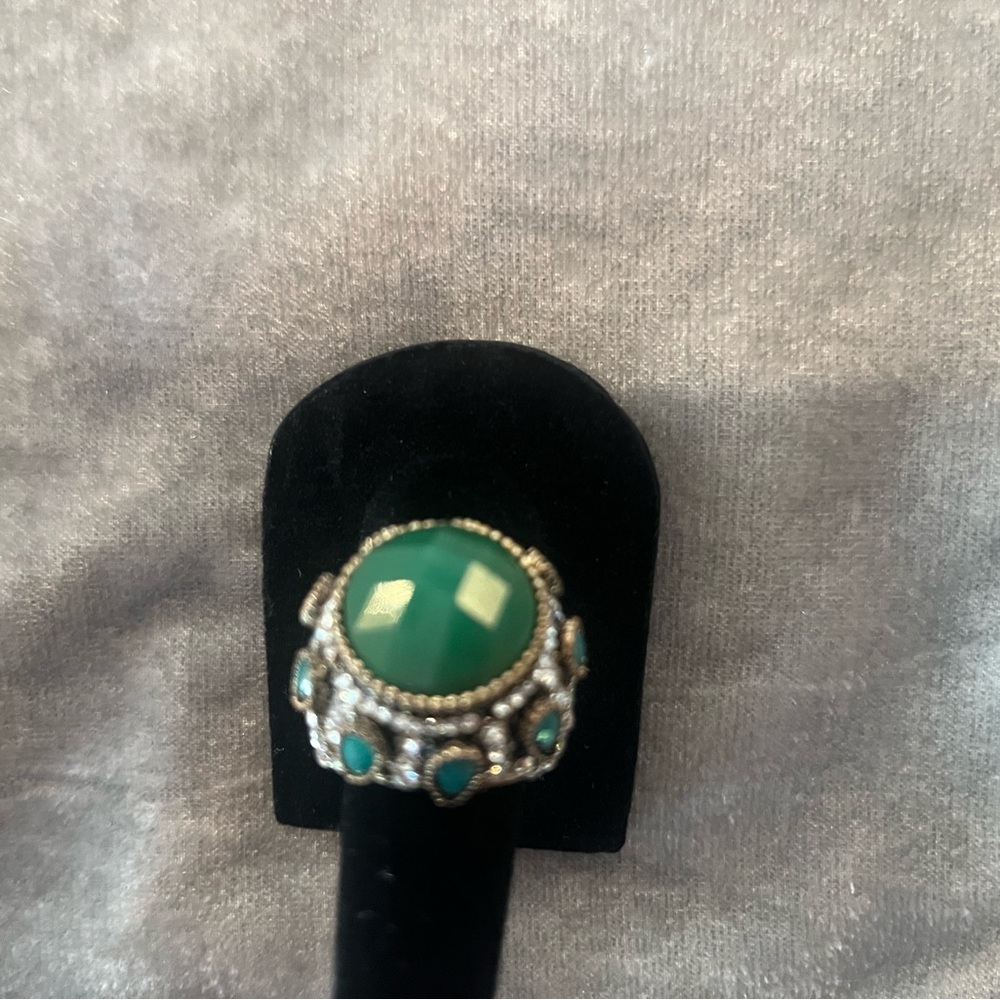 Green Onyx Look Statement Cocktail Ring Gold Tone Boho Glam - Picture 5 of 15